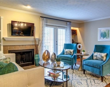 100 Pinhurst Drive - Photo Thumbnail 17
