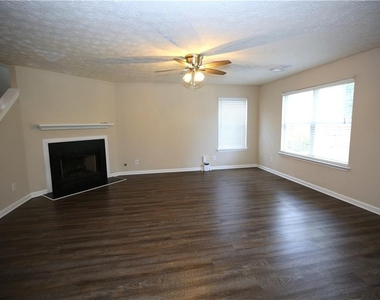 514 Carrington Court - Photo Thumbnail 2