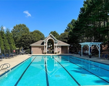 514 Carrington Court - Photo Thumbnail 13