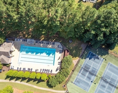 514 Carrington Court - Photo Thumbnail 10
