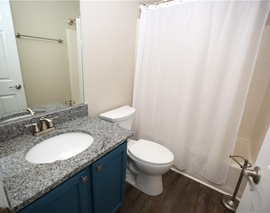 514 Carrington Court - Photo Thumbnail 8