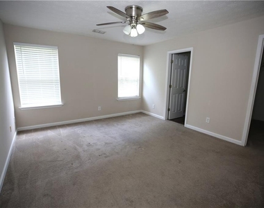 514 Carrington Court - Photo Thumbnail 4