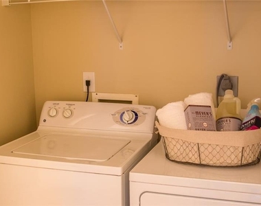 100 Pinhurst Drive - Photo Thumbnail 22