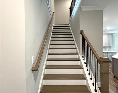 1468 Edgebrook Court Ne - Photo Thumbnail 12