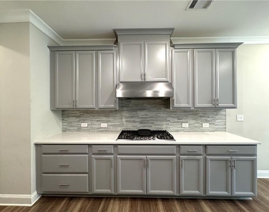 1468 Edgebrook Court Ne - Photo Thumbnail 6