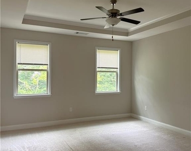 1468 Edgebrook Court Ne - Photo Thumbnail 25