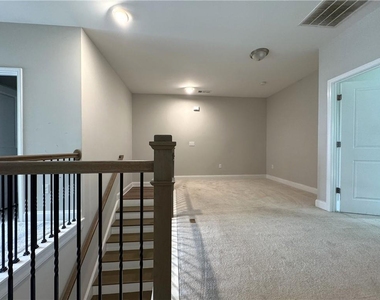 1468 Edgebrook Court Ne - Photo Thumbnail 19