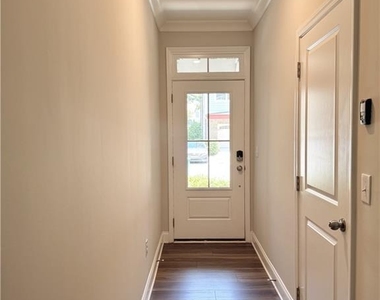 1468 Edgebrook Court Ne - Photo Thumbnail 1
