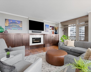 530 N Lake Shore Drive - Photo Thumbnail 14