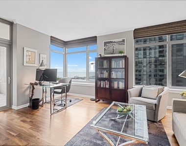 530 N Lake Shore Drive - Photo Thumbnail 24