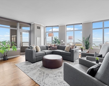 530 N Lake Shore Drive - Photo Thumbnail 9