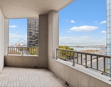 530 N Lake Shore Drive - Photo Thumbnail 16