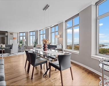 530 N Lake Shore Drive - Photo Thumbnail 7