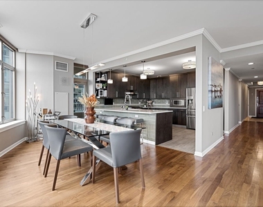 530 N Lake Shore Drive - Photo Thumbnail 6