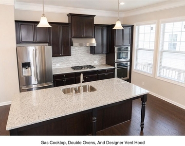 320 Beacons Place - Photo Thumbnail 6