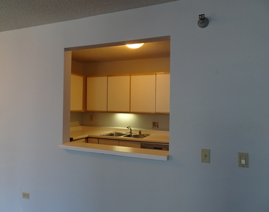 440 N Mcclurg Court - Photo Thumbnail 5