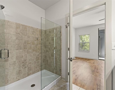 131 Ponce De Leon Avenue - Photo Thumbnail 8