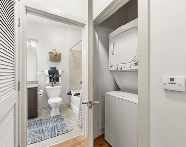 131 Ponce De Leon Avenue - Photo Thumbnail 11