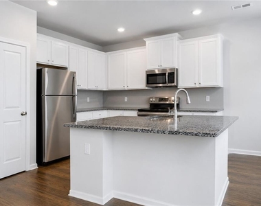 3370 Highbury Way - Photo Thumbnail 9