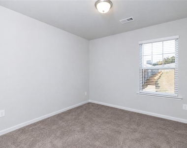 3370 Highbury Way - Photo Thumbnail 11