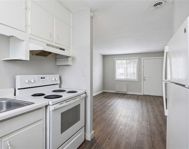 696 Hill Street - Photo Thumbnail 3