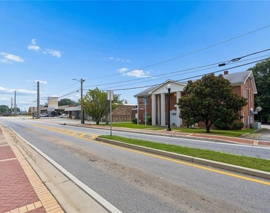696 Hill Street - Photo Thumbnail 11