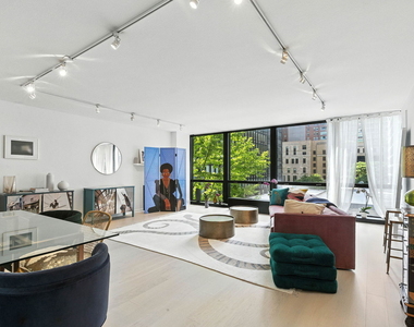 900 N Lake Shore Drive - Photo Thumbnail 3