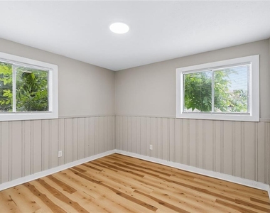 696 Hill Street - Photo Thumbnail 7