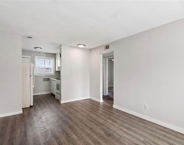 696 Hill Street - Photo Thumbnail 5