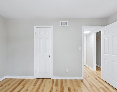 4855 College Street - Photo Thumbnail 7