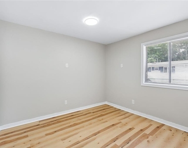 4855 College Street - Photo Thumbnail 8