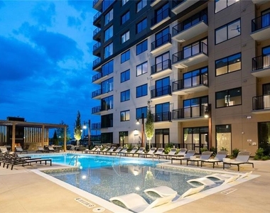 200 Nerem Street Nw - Photo Thumbnail 3
