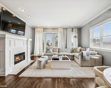 2440 W Cortez Street - Photo Thumbnail 3