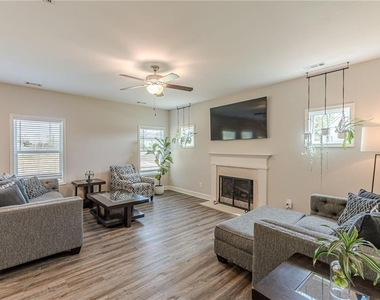 123 Mulberry Drive - Photo Thumbnail 13
