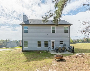123 Mulberry Drive - Photo Thumbnail 6