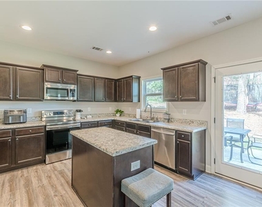 123 Mulberry Drive - Photo Thumbnail 18