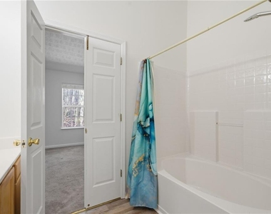 2913 Greyhawk Lane - Photo Thumbnail 35