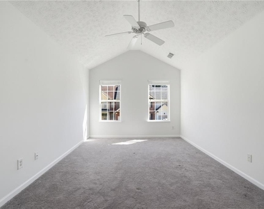 2913 Greyhawk Lane - Photo Thumbnail 25