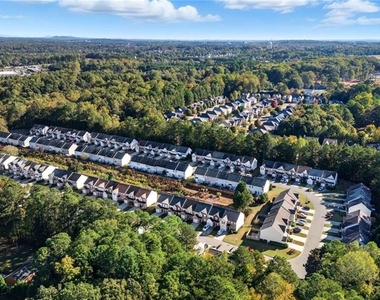 2913 Greyhawk Lane - Photo Thumbnail 42