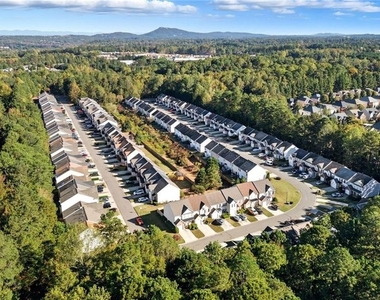 2913 Greyhawk Lane - Photo Thumbnail 41