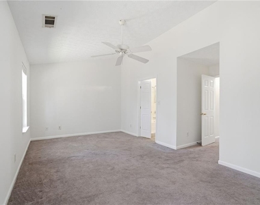 2913 Greyhawk Lane - Photo Thumbnail 30