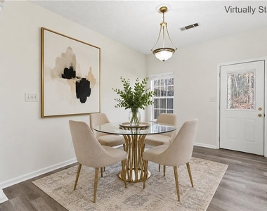 2913 Greyhawk Lane - Photo Thumbnail 2