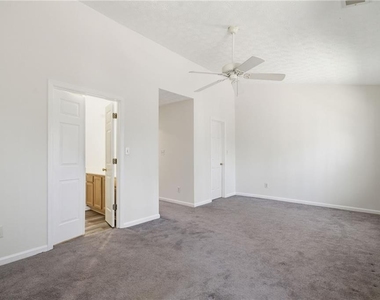 2913 Greyhawk Lane - Photo Thumbnail 32