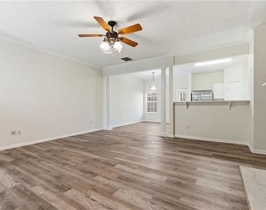 2913 Greyhawk Lane - Photo Thumbnail 12