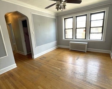 1445 W Thome Avenue - Photo Thumbnail 6