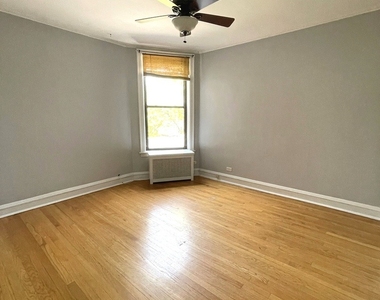 1445 W Thome Avenue - Photo Thumbnail 5