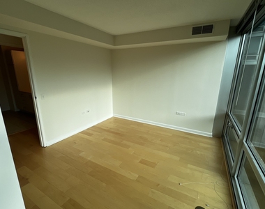 9655 Woods Drive - Photo Thumbnail 12