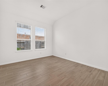 3623 Rock Ledge Drive - Photo Thumbnail 5