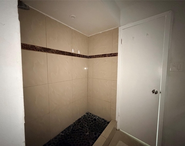 7700 Creekbend Drive - Photo Thumbnail 26