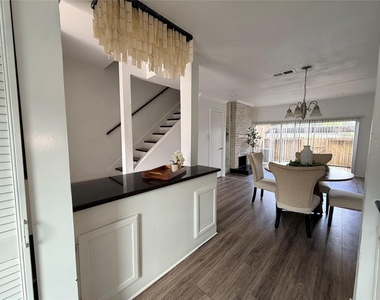 7700 Creekbend Drive - Photo Thumbnail 14